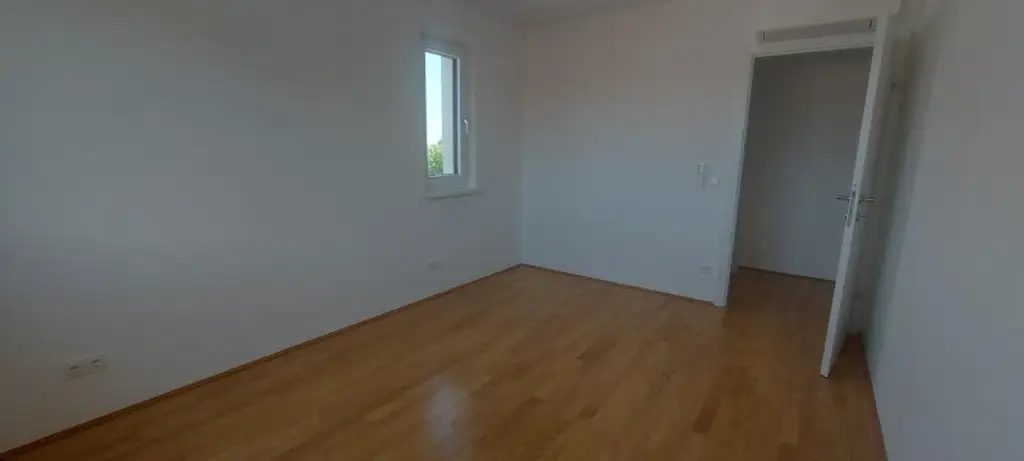 3-Zimmer-Wohnung mit Loggia und Tiefgaragenstellplatz (Top 14)