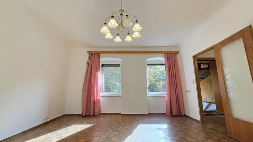 Ein/Zweifamilienhaus * teilweise renoviert * direkt am Wald gelegen * Ruhelage