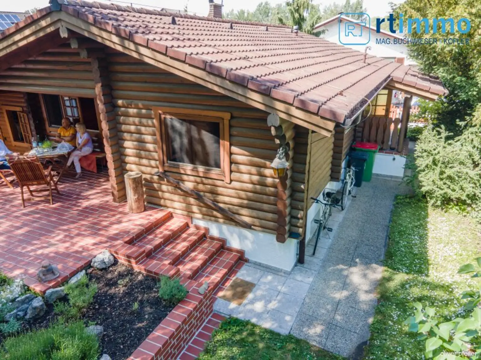 LIEBEVOLL GEPFLEGTES TRAUMHAUS AM SEE MIT KAMIN; SEETERRASSE, SOMMERHÄUSCHEN AM WASSERUND GARAGE