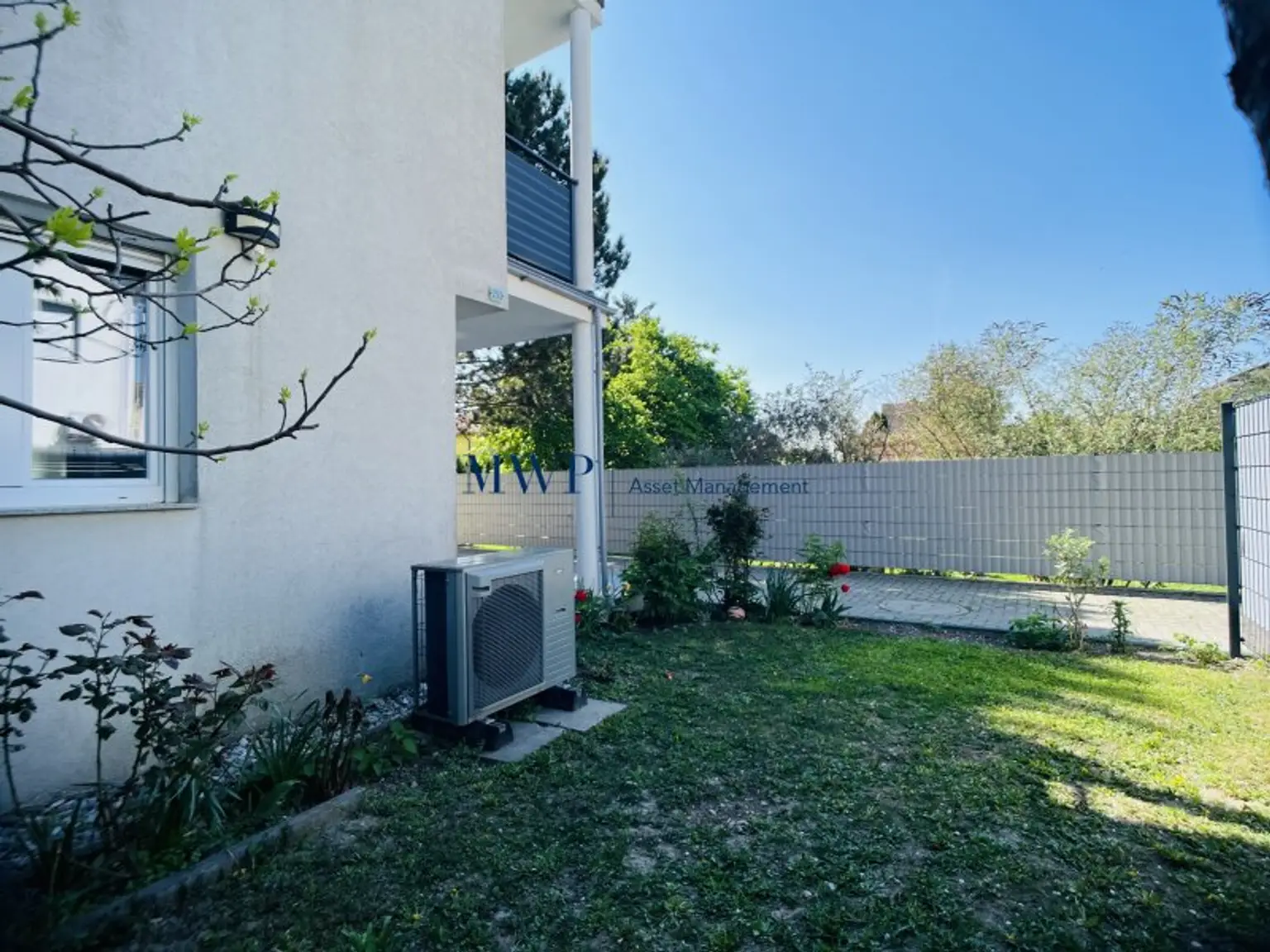 Freistehendes Einfamilienhaus mit 6-Zimmern plus Keller in Esslinger Ruhelage – diskret gelegen auf Eigengrund