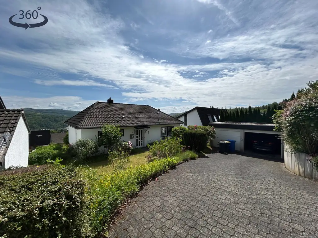 Wunderschönes Einfamilienhaus mit beeindruckendem Fernblick in Betzdorf (Fertighaus Fa. Streif)