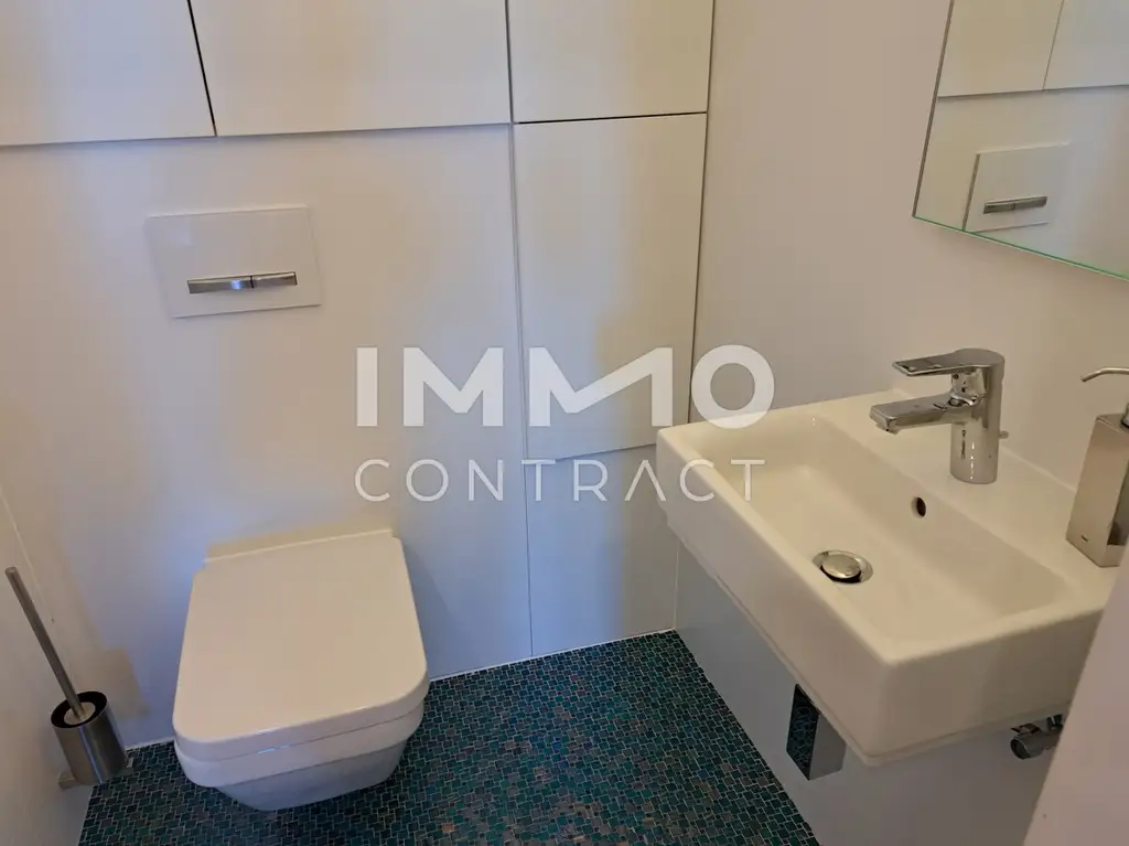 AUßERGEWÖHNLICHE DACHGESCHOSSWOHNUNG mit XL- Terrasse und XL Garagenplatz- Topzustand- Top Preis in 1130 Wien !