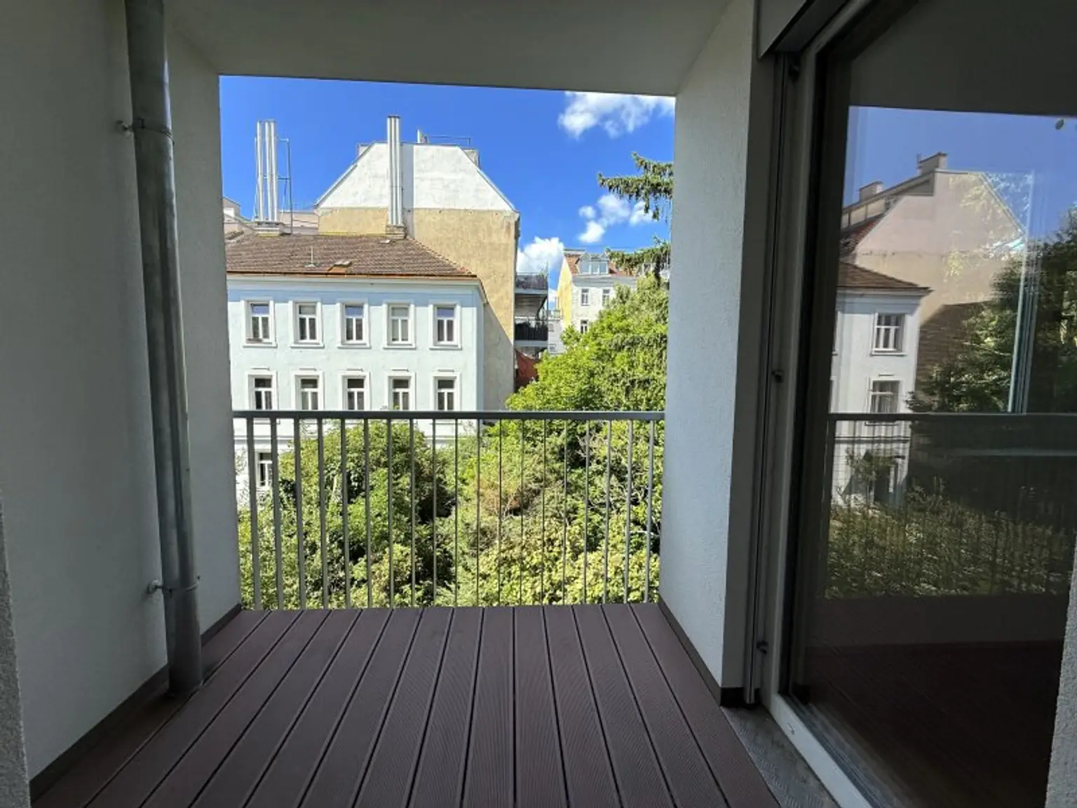 Gut geschnittene 2-Zimmer Wohnung in ruhiger Seitenstraße nahe U4 Hietzing