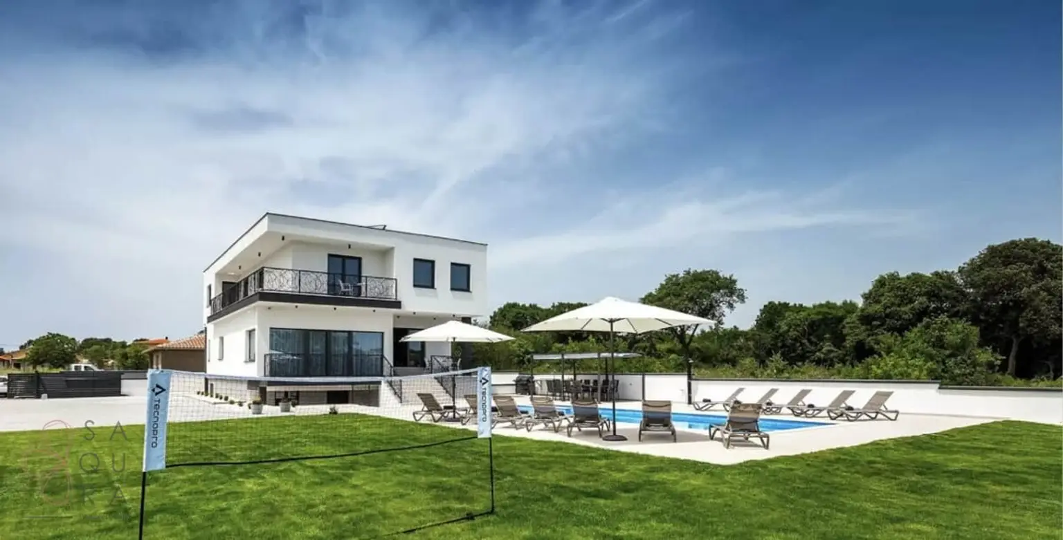 Modernes Anwesen in Pula – Mediterraner Luxus und Investitionschance