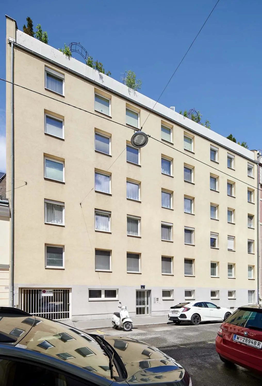 Überdachter Stellplatz im Innenhof – jetzt sichern!