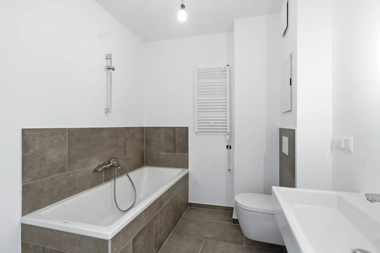 H | ++ Projekt HÜTTEL 101 LIVING ++ Tolle ZWEI Zimmer mit Freifläche | Prima Service Immobilien