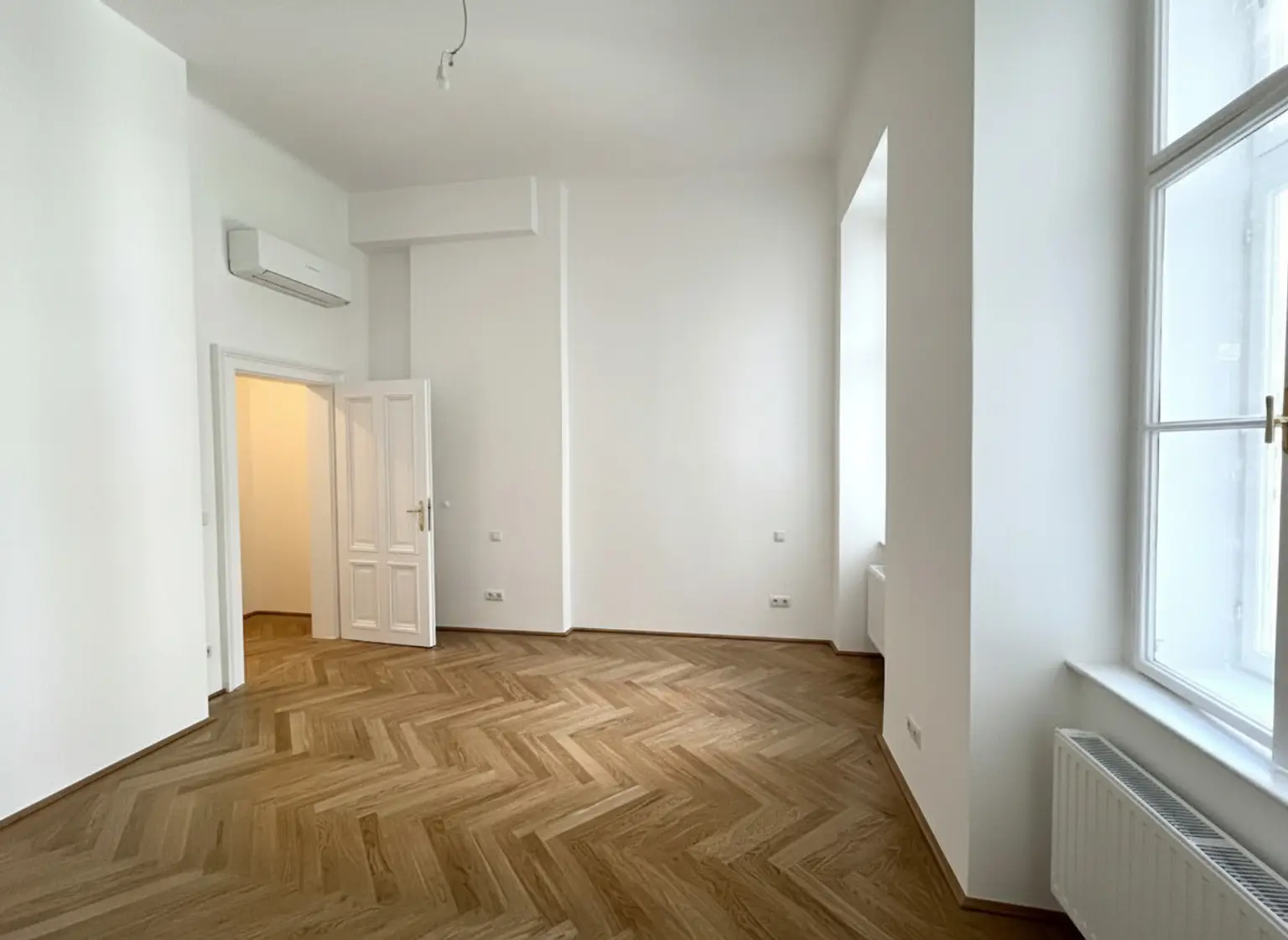 UNBEFRISTET und ERSTBEZUG: Prachtvolle, klimatisierte 4-Zimmer-Wohnung in fantastischer Lage