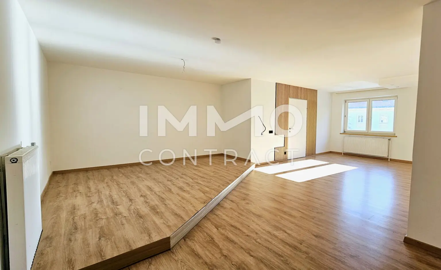 Geräumige, moderne 4-Zimmer-Wohnung mit zwei Bädern und großer Küche im Zentrum von Laxenburg