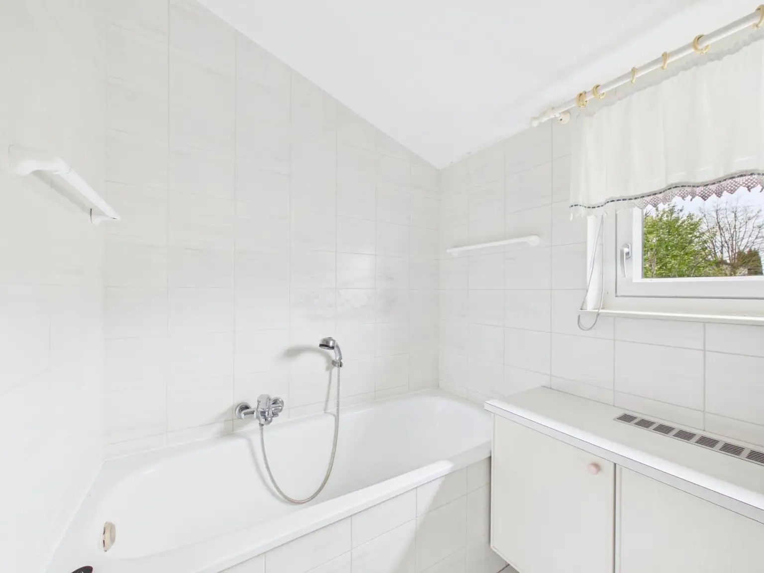 CAM04191G0-PR0089-STILL016