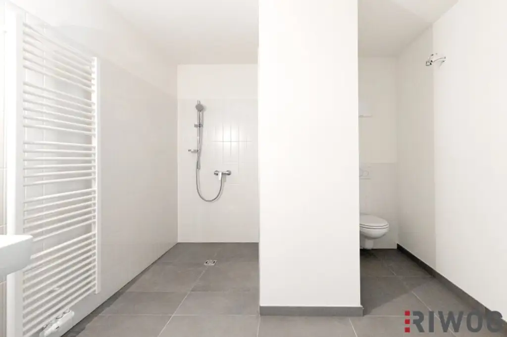ERSTBEZUG nach Sanierung | Komplett hofseitiges Loft mit Balkon | Raumhöhe bis zu ca. 4,95 m | Büro/Praxis Nutzung und Kurzzeitvermietung möglich