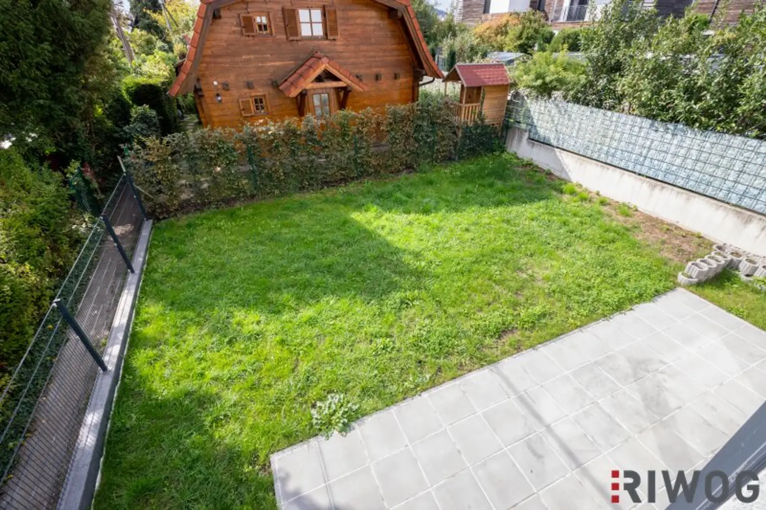 MINI VILLA AM HACKENBERG MIT CA. 37m² DACHTERRASSE UND IMPOSANTEM WEITBLICK AUF DIE CITY - EIGENGRUND IM KLEINGARTEN - GANZJÄHRIG BEWOHNBAR