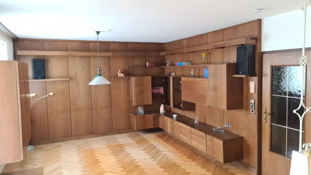 3 Zimmer-Wohnung mit Loggia und Einzelgarage in guter Lage