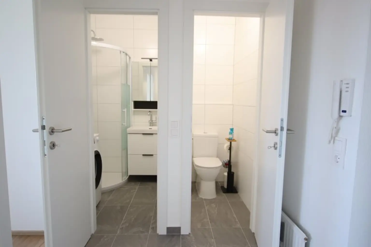 Kernsanierte und schöne 2 Zi Wohnung im 5. und letzten OG mit Garage in Klagenfurt - Karl-Landsteiner-Gasse