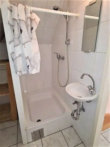 DACHGESCHOSS, AUGARTEN-NÄHE, 87 m² Maisonette mit 10 m2 Terrasse, Wohnküche, 2 Zimmer, Galerie, 2 Bäder, Rembrandtstraße