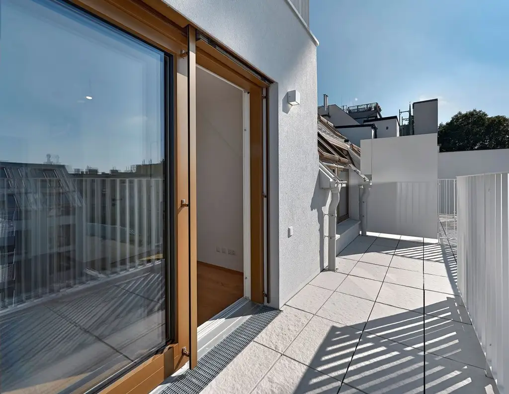 THE TEMPTATION - Traumhafte Maisonette Wohnung mit Terasse & Balkon - 3 Zimmer