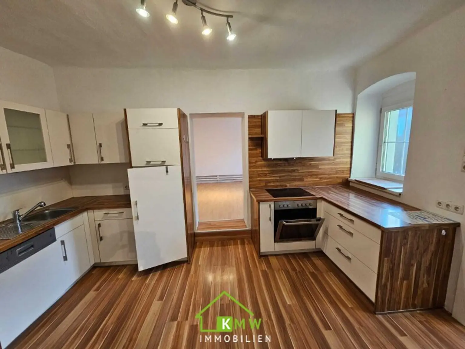 Saniertes, kleines Haus in guter Lage