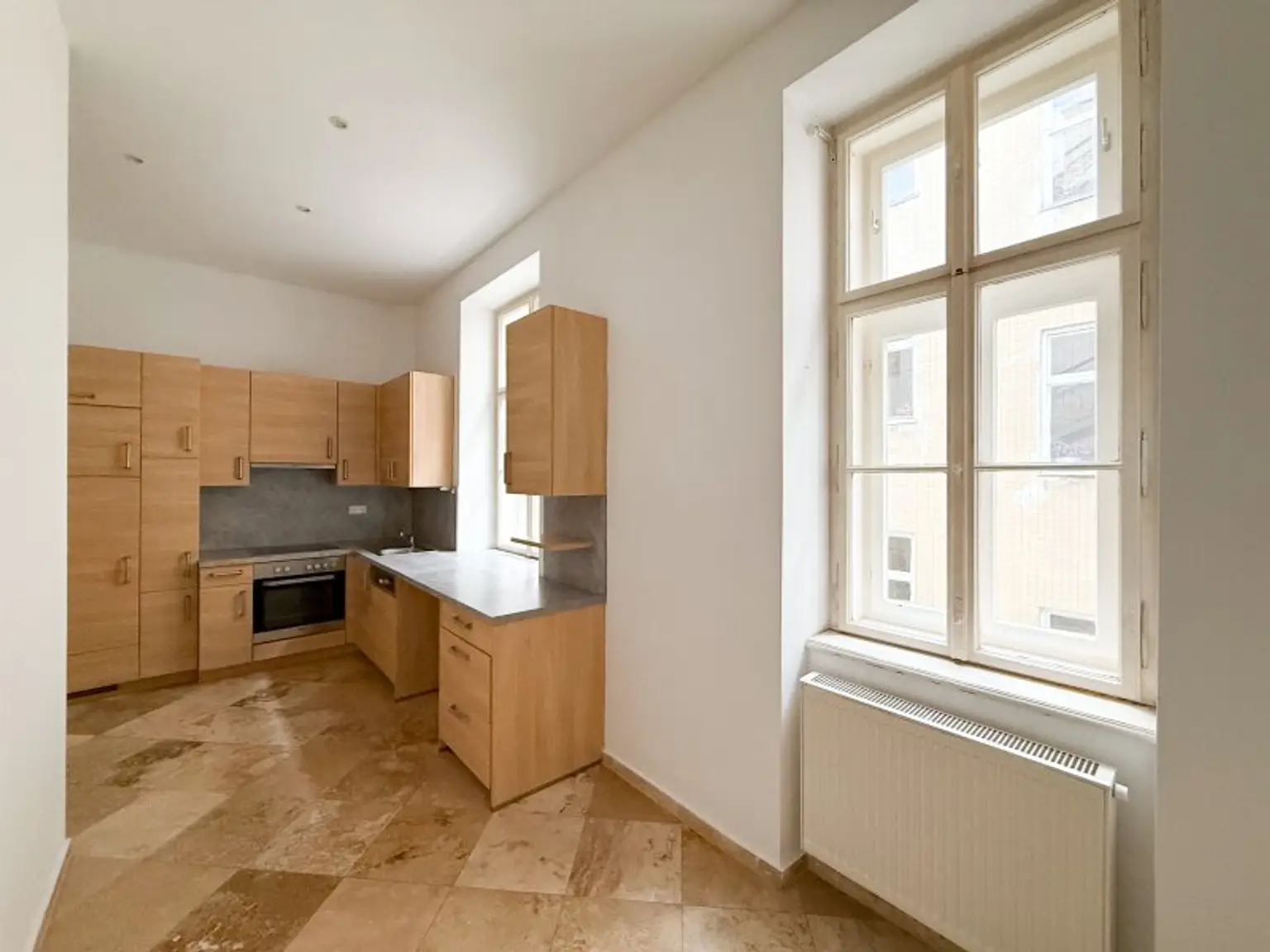 3-Zimmer-Altbauwohnung mit Flügeltüren in 1040 Wien – kein Aufzug