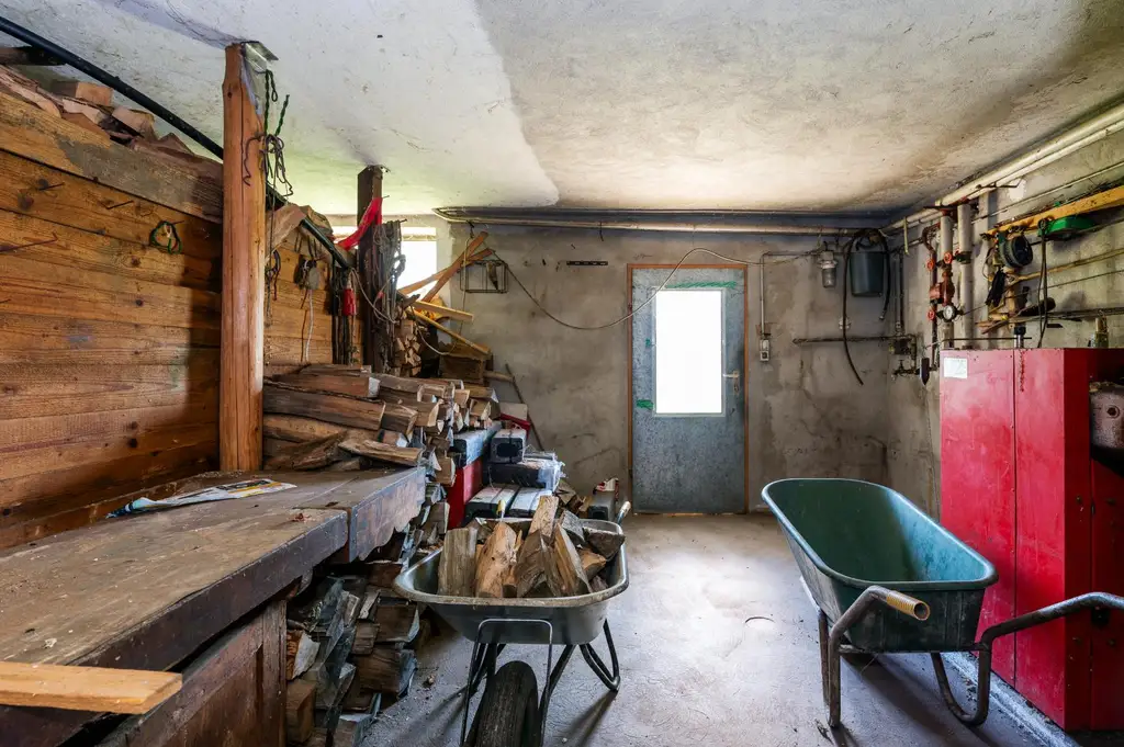 Liegenschaft mit Einfamilienhaus und Nebengebäuden nahe Bad Gams!