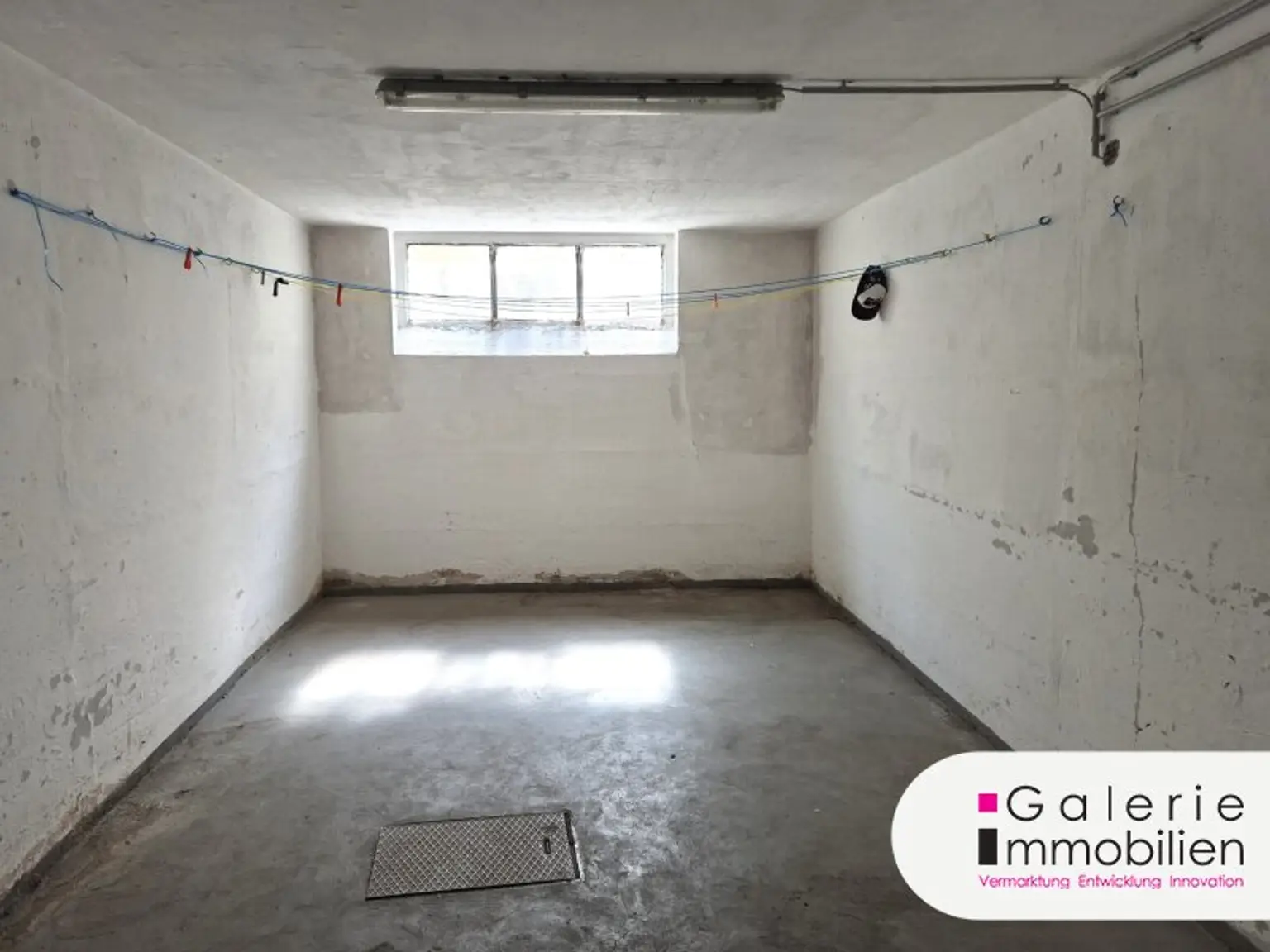 Sonnige und helle 3-Zimmer-Neubauwohnung mit Loggia inkl. Stellplatz - Sanierungsbedarf