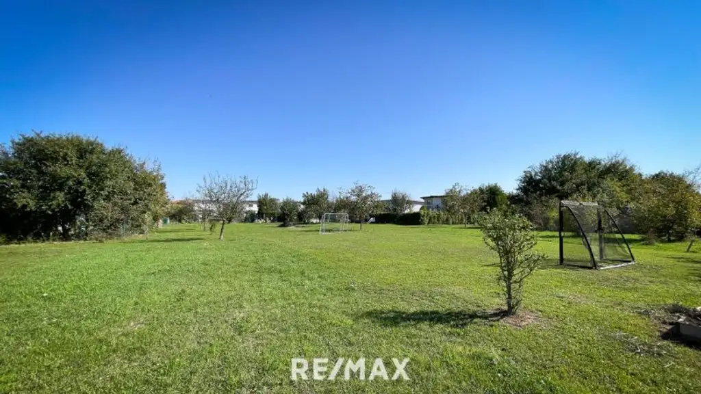 Absolute Ruhelage/Haus mit wunderschönem Garten!