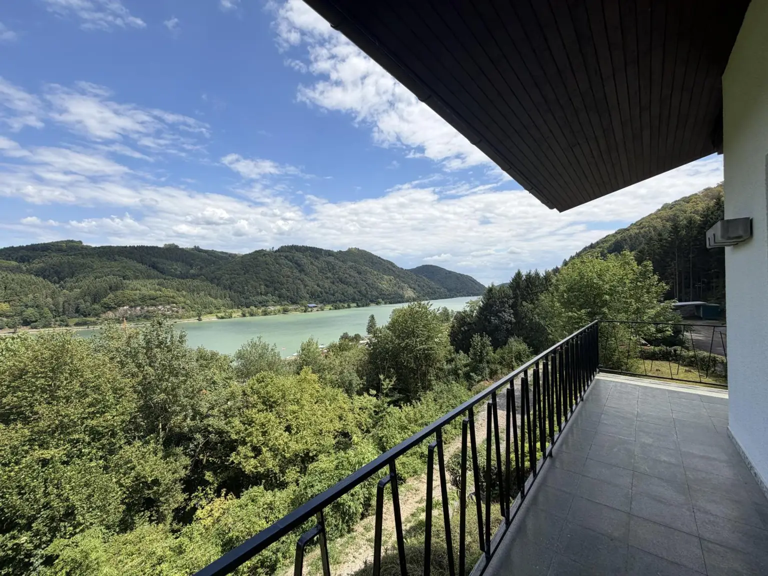umlaufender Balkon