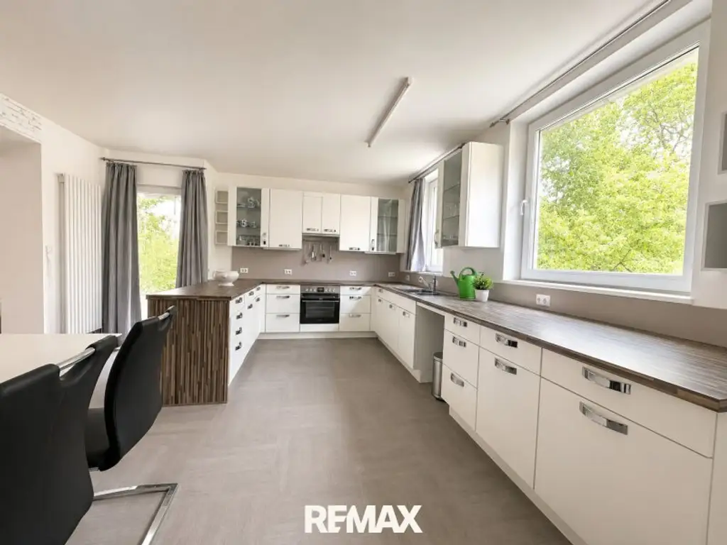 ***Mehrfamilienhaus mit Riesenpotential im Zentrum von Eisenerz***