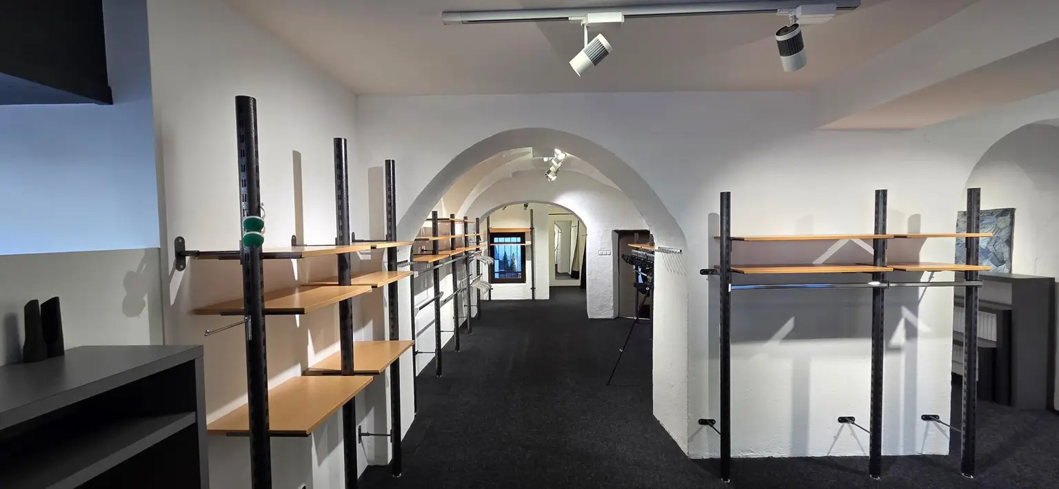 Kapitalanlage mit Mehrwert: Geschäftsfläche plus Wohn- oder Gästebereich!