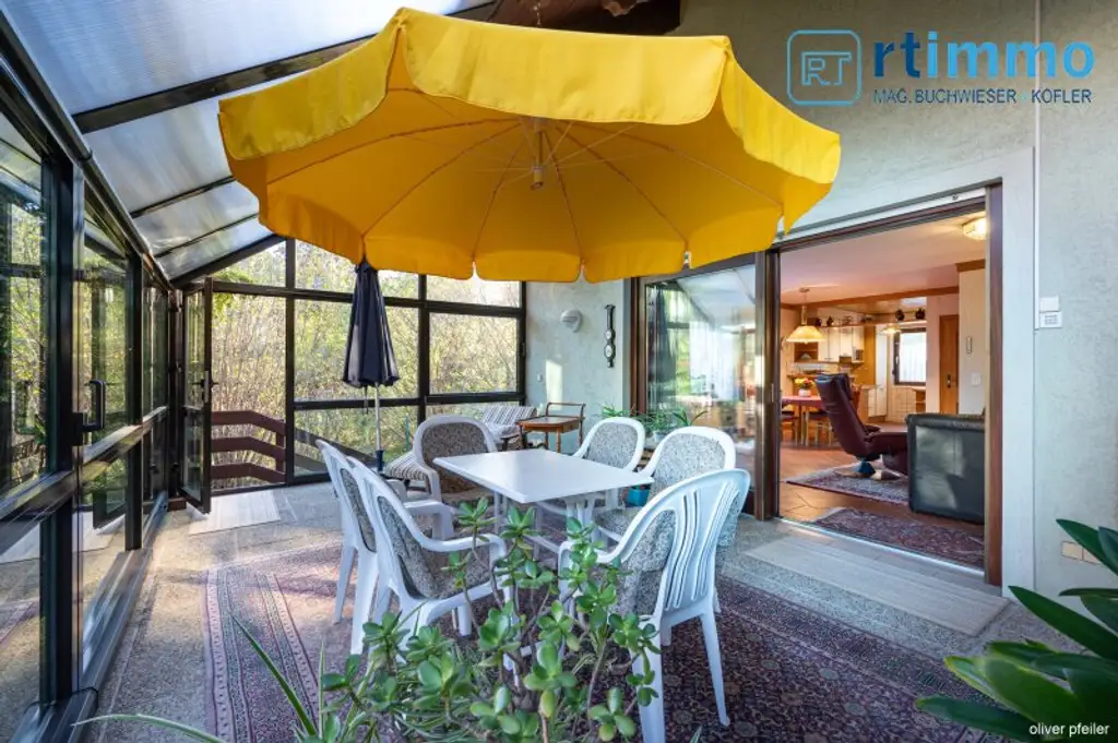 SCHÖNES FAMILIENHAUS mit Wintergarten und Garage in ruhiger Lage zu mieten!