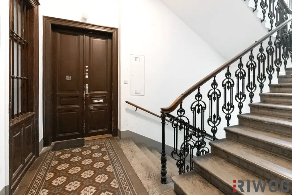 NÄHE 1. BEZIRK, DONAUKANAL UND AUGARTEN | Stilaltbauwohnung mit Potenzial | ca. 3,60 m Raumhöhe | Teils Hoflage | Rembrandtstraße
