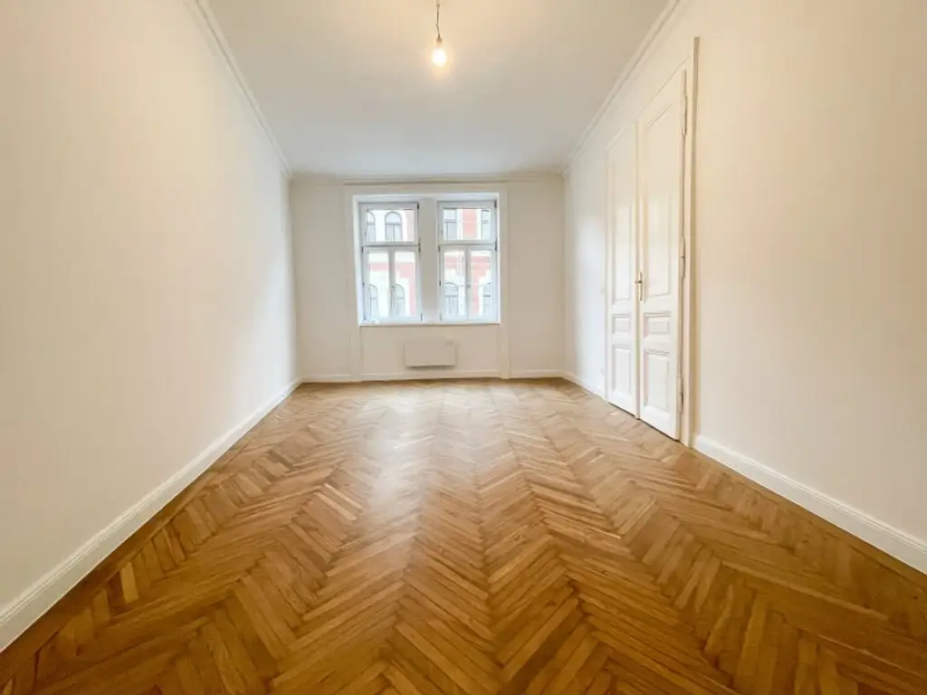 ALTBAU-TRAUM IN WÄHRING – 2,5 ZIMMER • LIFT KOMMT! • TOP LAGE HOFSTATTGASSE