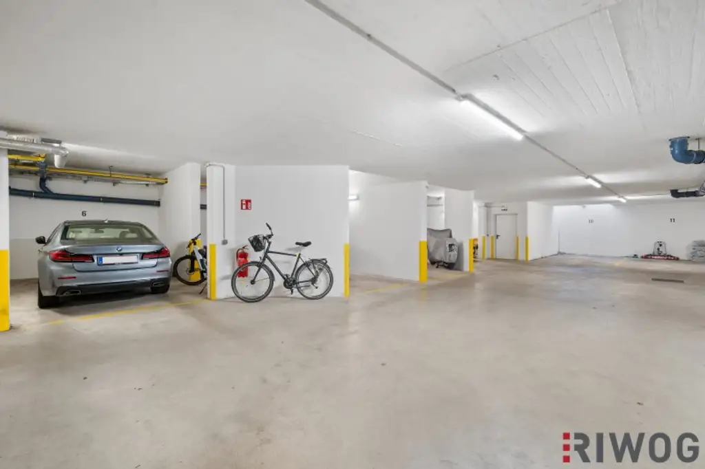 Effiziente aber Großzügige Gartenwohnung mit ca. 200 m² Garten, Luxus Küche mit Gaggenau Geräte und in ruhige Lage aber nähe U-Bahn