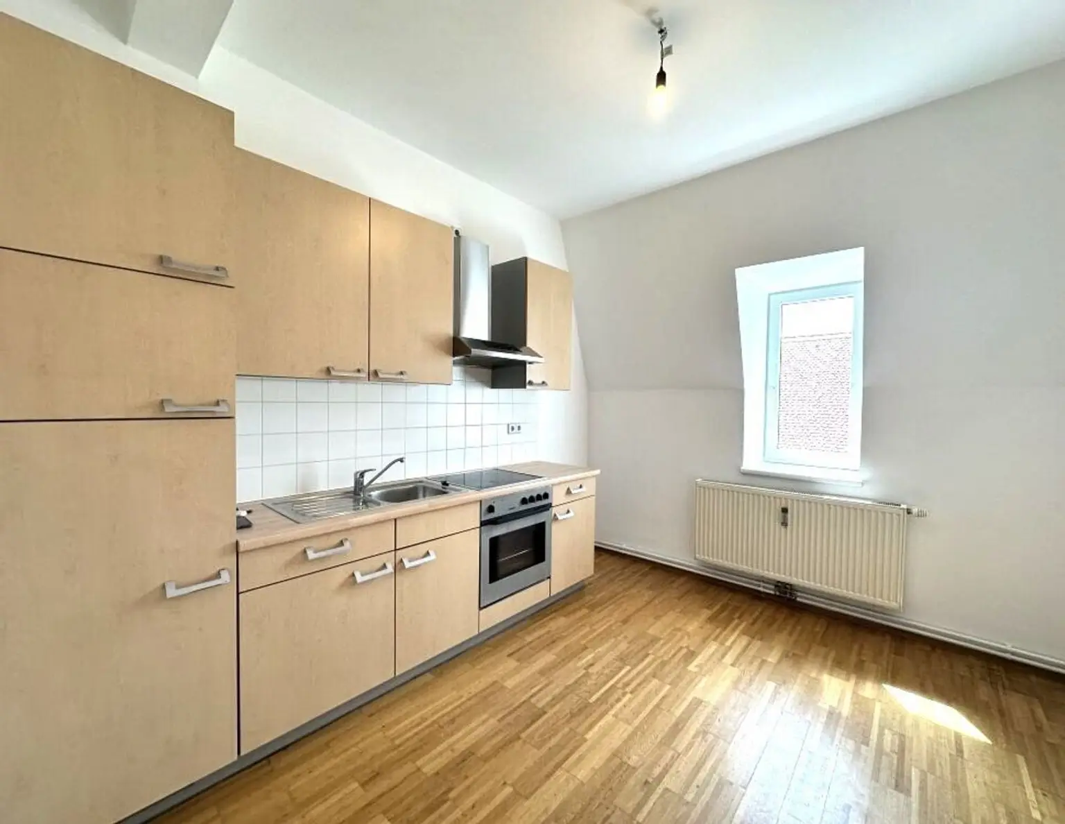 PROVISIONSFREI - WG geeignet - Lichtdurchflutete 3-Zimmer Wohnung in ruhiger, zentraler Lage neben dem Augarten Graz