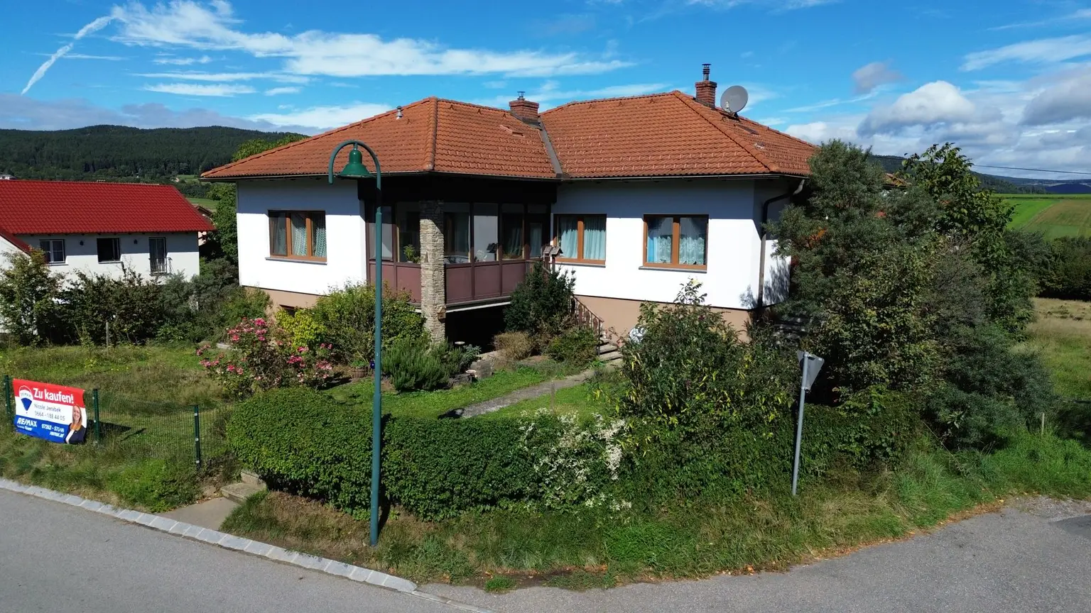 Wohnhaus mit großem Wirtschaftsgebäude auf ca. 1,4 ha Grund