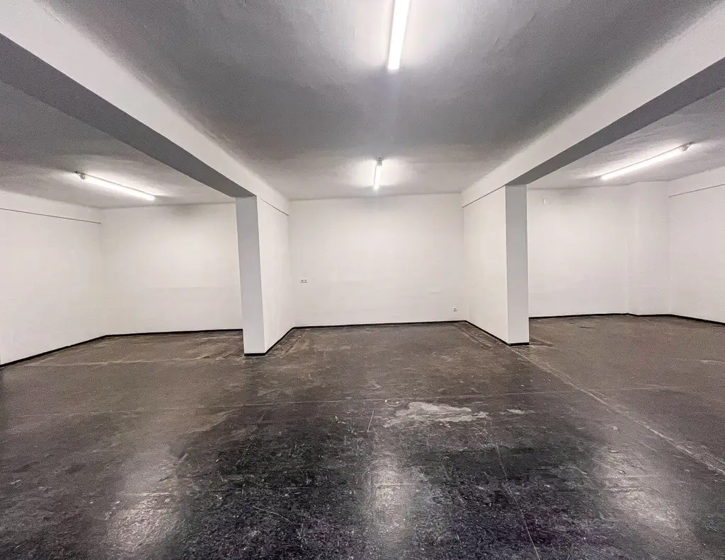 Universelle Liegenschaft mit der Möglichkeit der Bebauung, Baugenehmigung vorhanden, hervorragende Infrastruktur / Lend Graz