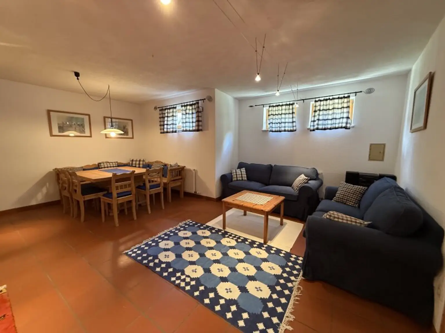 Möbliertes Einfamilienhaus mit Garten, Pool und Sauna