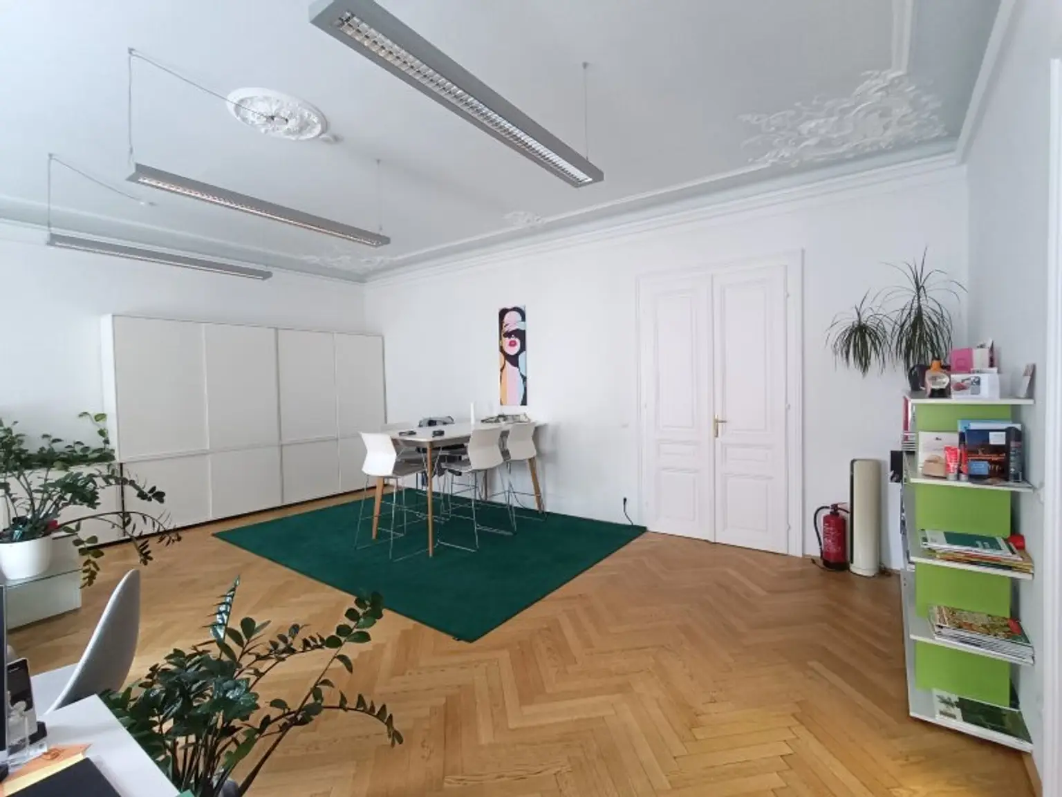 Großzügiges Büro mit Altbau-Charme im 1. Bezirk! Klimatisiert! 5 Räume! Jahrhundertwendehaus mit Lift! Nähe U2/U4 Schwedenplatz!