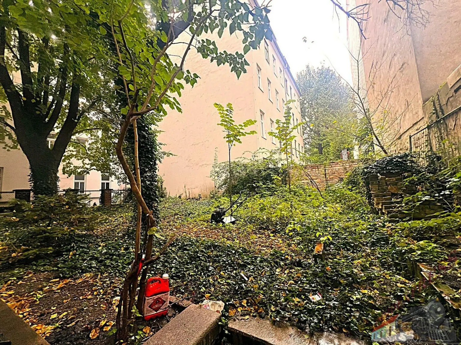 Zinshaus in Best-Lage mit bewilligtem Dachgeschoß-Zubau - perfektes Investment - Innenhof
