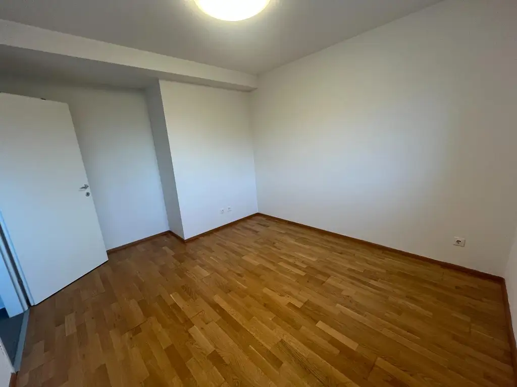Modernisiertes wunderschönes Reihenhaus mit überdachter Terrasse und Garten