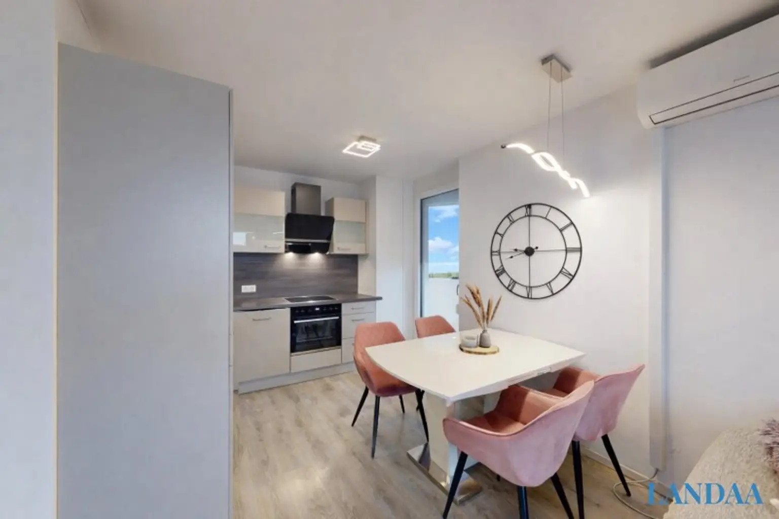 Wunderschöne 2 Zimmerwohnung mit Balkon und Garage