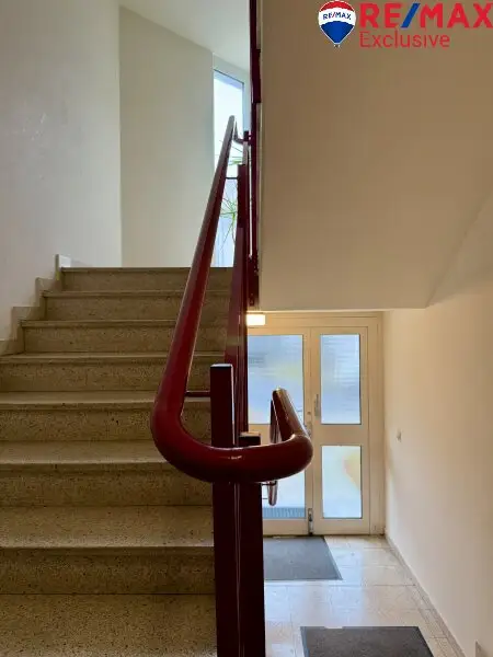 Nähe Akademierpark - 2-Zimmer-Wohnung mit Loggia in Wiener Neustadt – Ihr neues Zuhause!