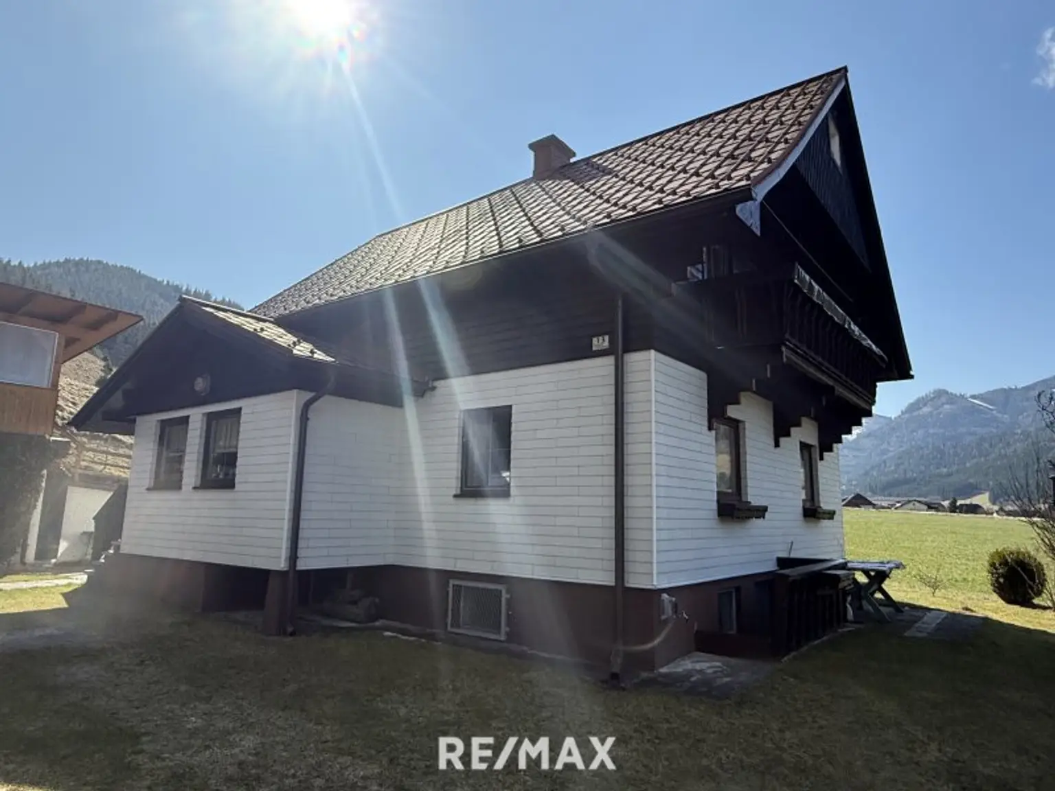 *** Charmantes teilsaniertes Landanwesen mit 10.978 m² Grund – Ruhe, Natur und vielseitige Nutzungsmöglichkeiten nur wenige Minuten zum grünen See ***