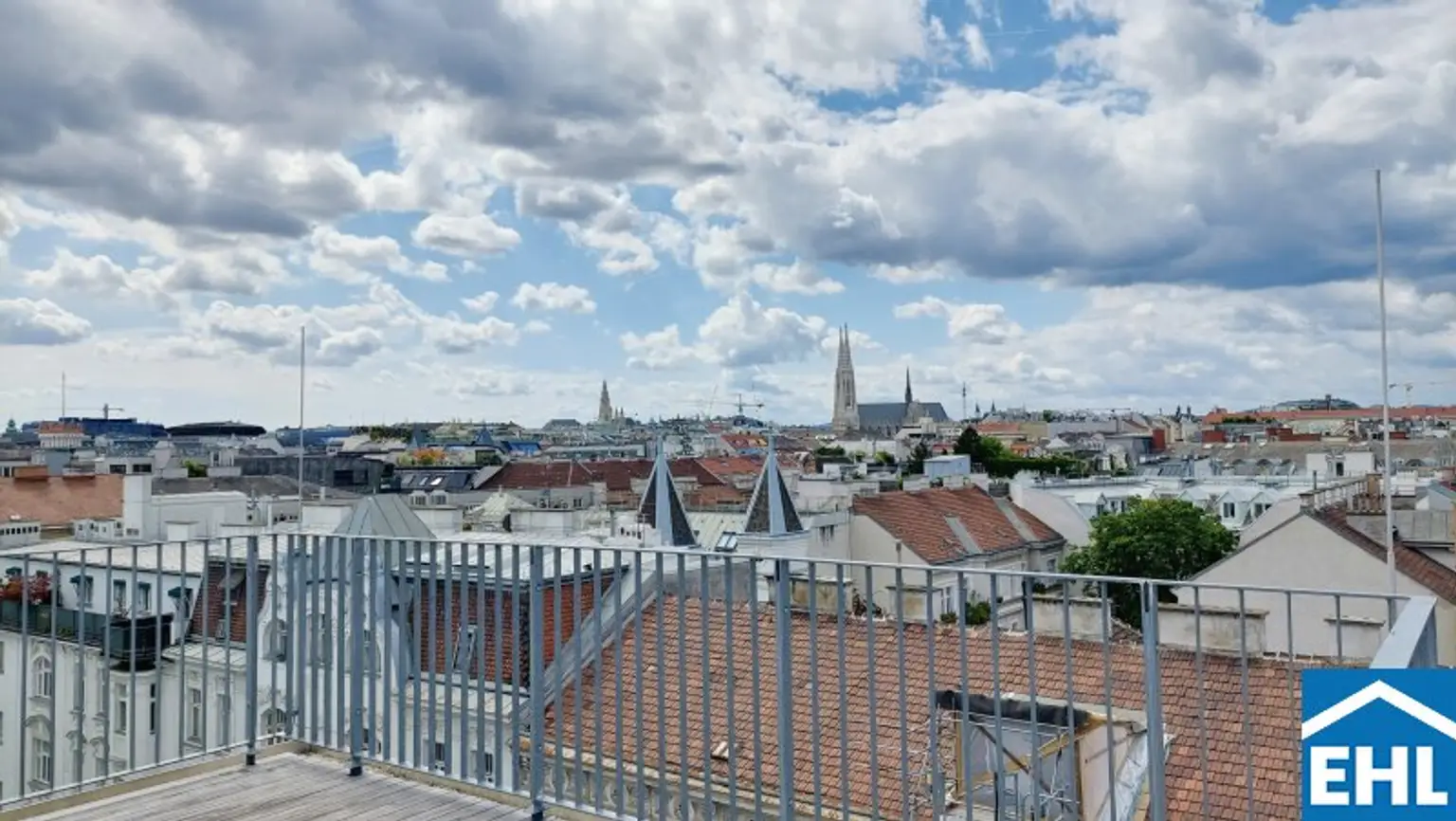 Traumhafte 3-Zimmer-Maisonette im Dachgeschoss mit Dachterrasse im Servitenviertel - U4 Nähe!