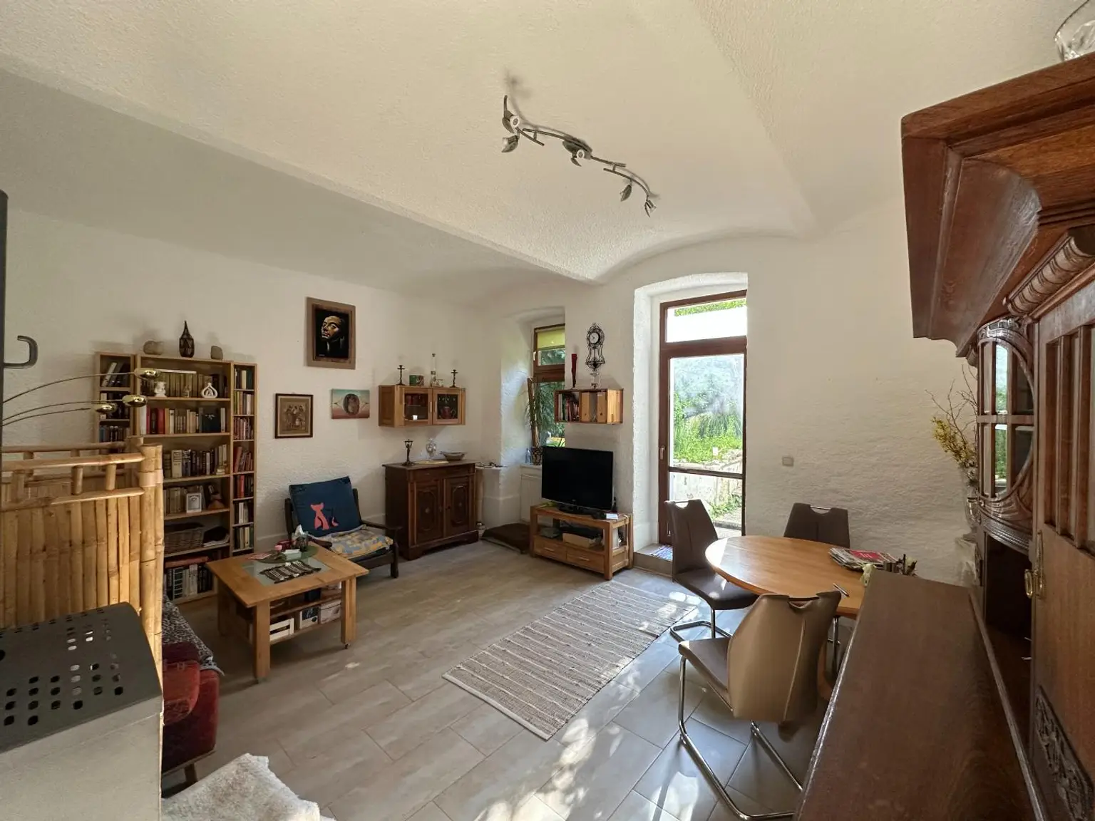 Gartenparadies in urbaner Lage – 3-Zimmerwohnung mit Charme und Charakter