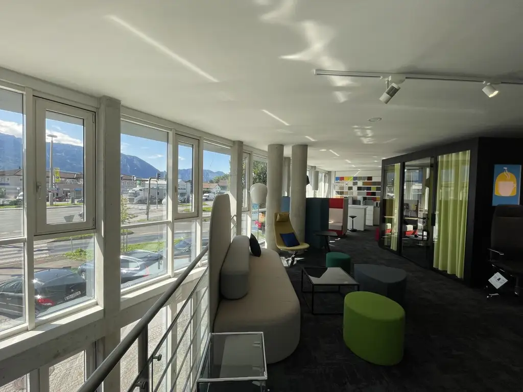 STAU-FREI erreichbare Showroom-, Verkaufs- und Büroflächen mit bester Sichtbarkeit - Himmelreich.