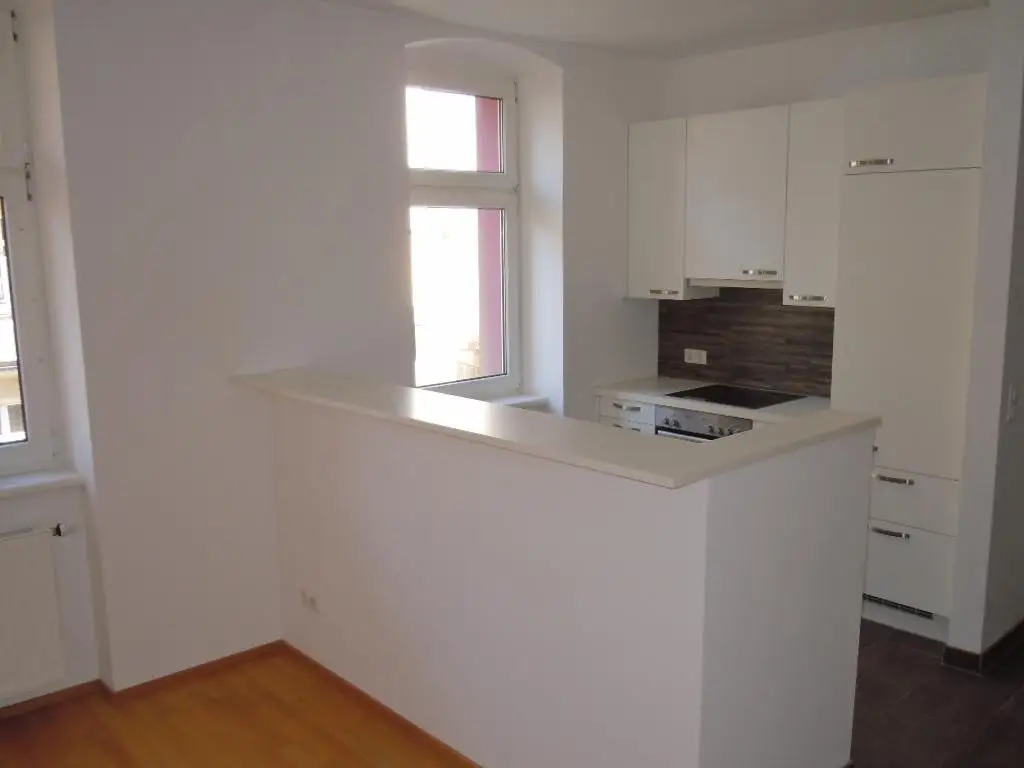 Helle 2-Zimmer-Wohnung mit Balkon - verfügbar ab Dezember 2025