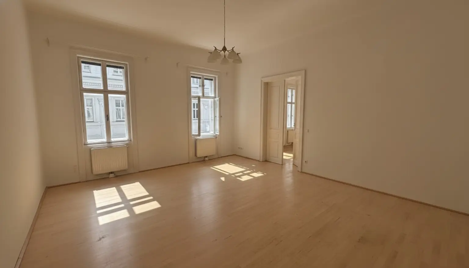 UNBEFRISTET UND IN RENOVIERUNG: Helle, ruhige 2-Zimmer-Wohnung