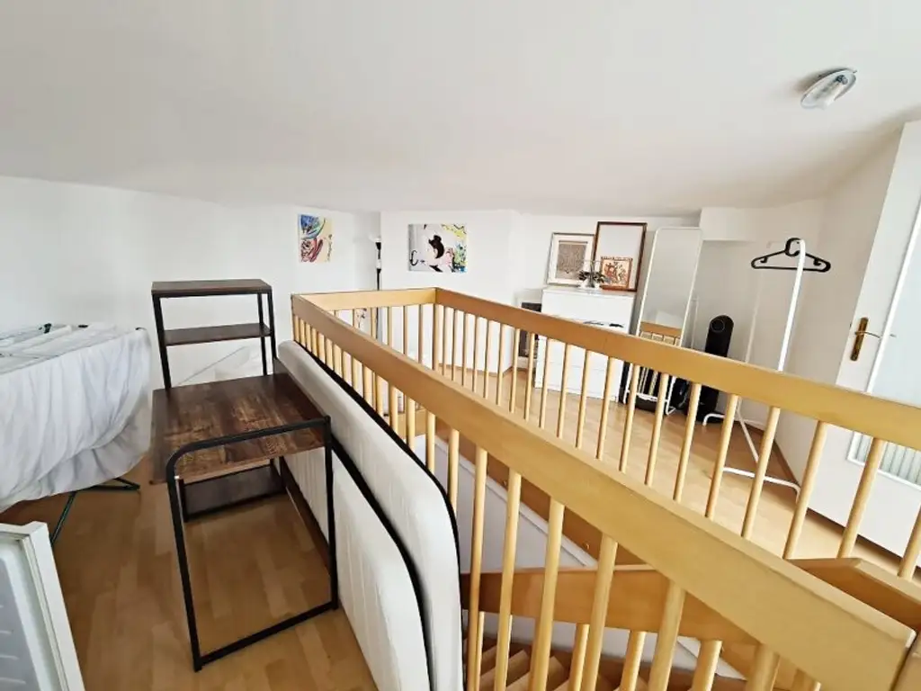 NASCHMARKT-NÄHE, FERNBLICK, 55 m2 Dachgeschoss mit Terrasse, Wohnküche, 1 Zimmer, Galerie, Wannenbad, Parketten, Eggerthgasse