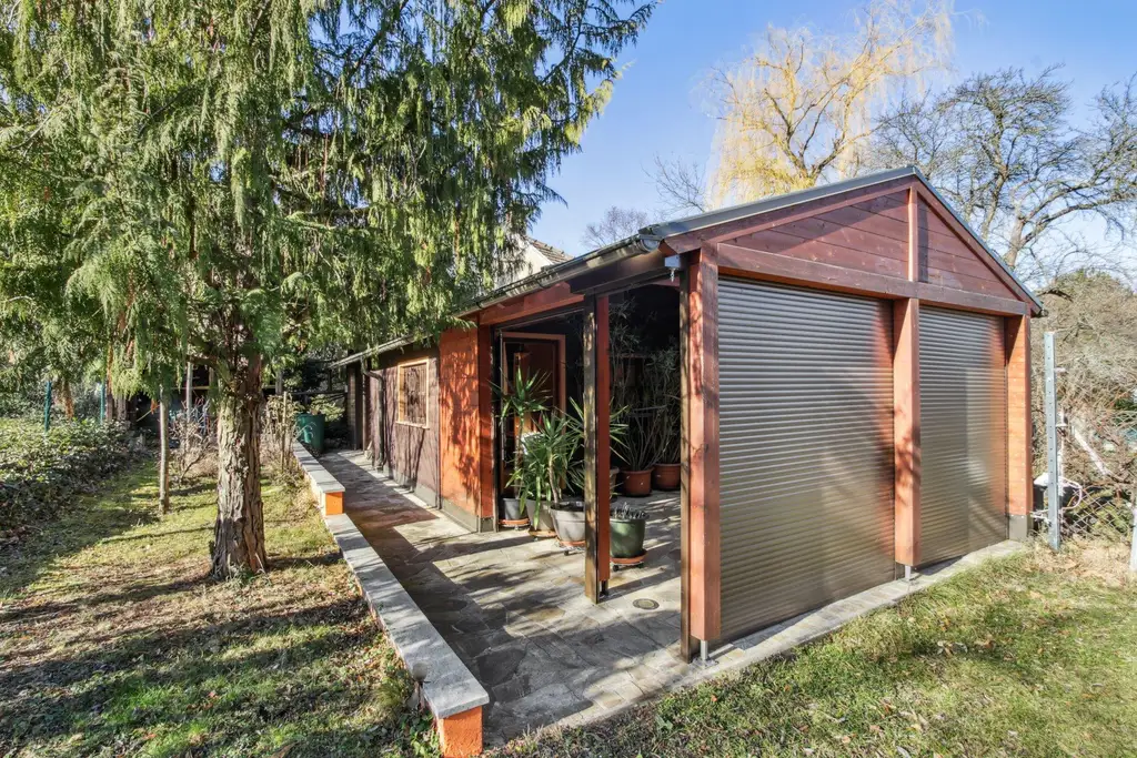 Doppelhaushälfte mit Garten im Jugendstilhaus