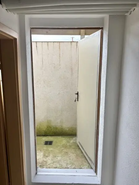 ** FAMILYS BEST **   Reinersdorf !! Bungalow mit ca. 122 m2 Wfl. in ruhiger, idyllischer Ortsrandlage mit ca. 1.200 m2 Eigengrund !!