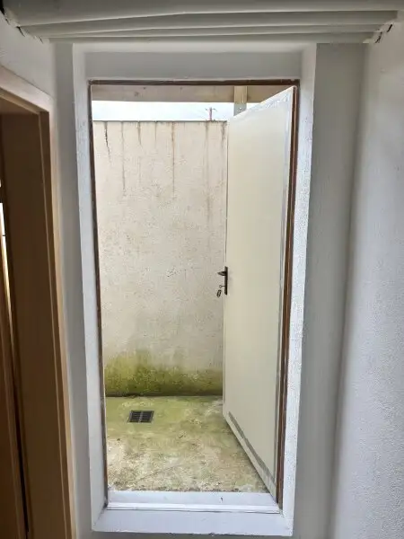 ** FAMILYS BEST **   Reinersdorf !! Bungalow mit ca. 122 m2 Wfl. in ruhiger, idyllischer Ortsrandlage mit ca. 1.200 m2 Eigengrund !!